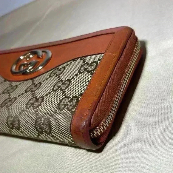 Gucci Monogram Wallet - Picture 10 of 12